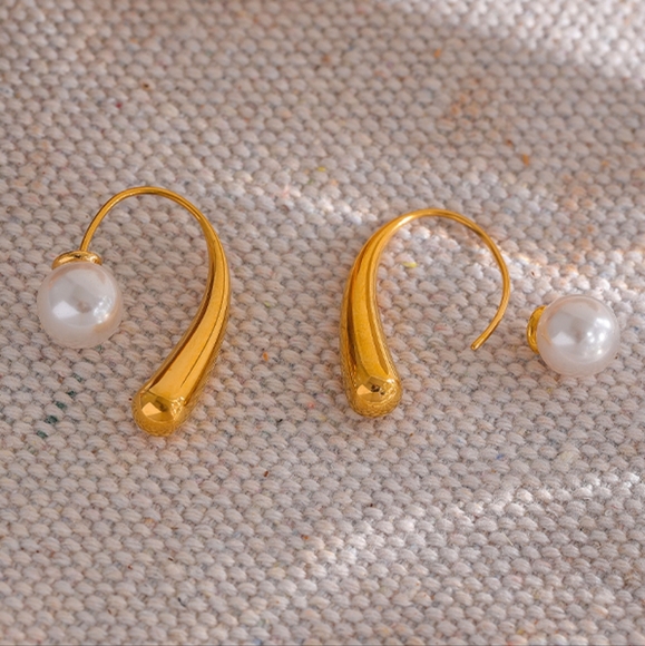 Trendy Pearl Earrings - Picture 4 of 6